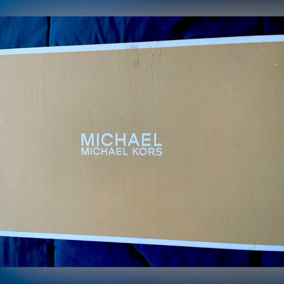 Michael Kors Silver heels - Picture 2 of 5